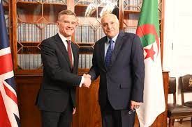 مباحثات جزائرية-بريطانية لتعزيز النقل البحري والجوي