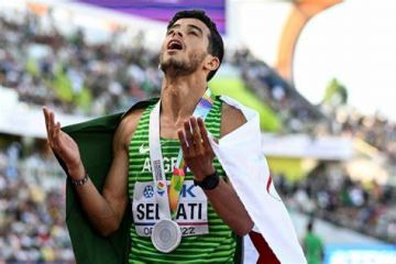 العداء جمال سجاتي يفوز بسباق 800م ويحطم رقم مخلوفي 