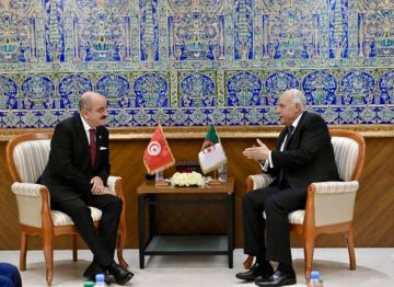 عطاف يستقبل وزير الخارجية التونسي